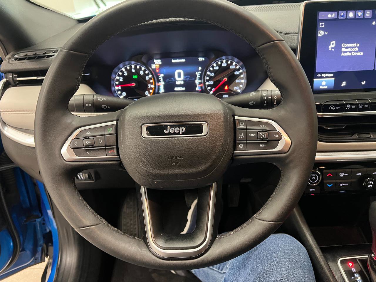 Used 2025 Jeep Compass Limited AWD/4WD image 34