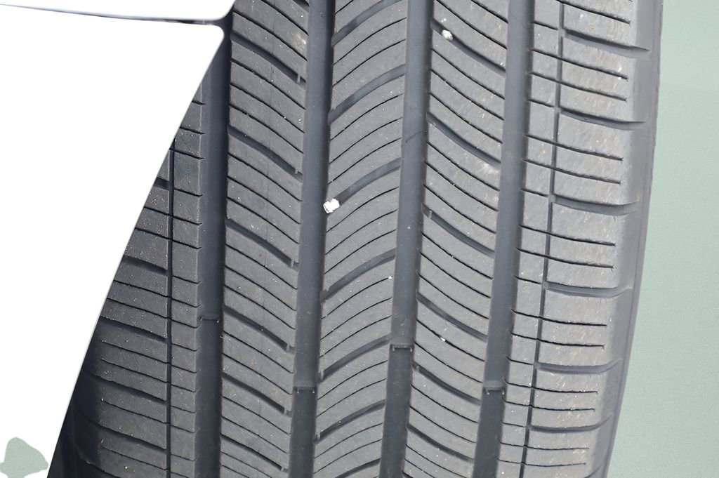 Certified 2023 Toyota Corolla SE w/ Carpet Mat Package (TMS) image 5