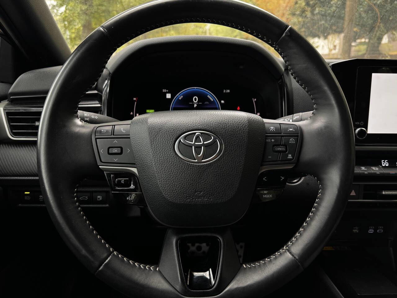 Used 2025 Toyota Camry SE image 16