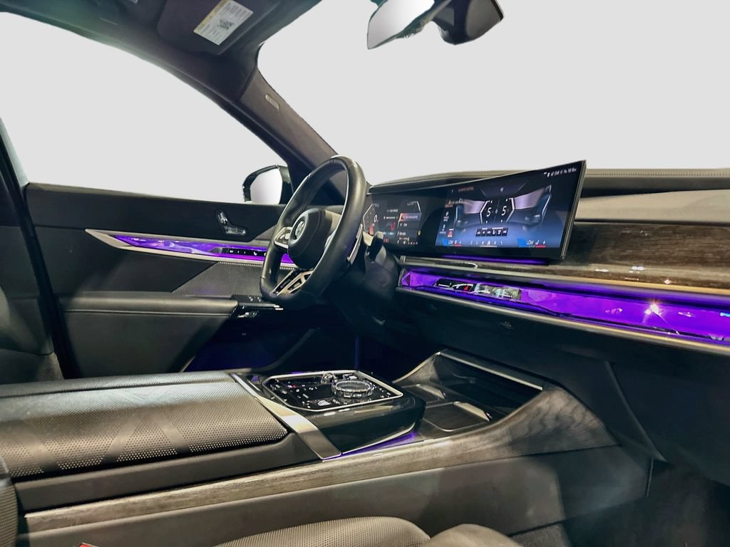 Used 2024 BMW 740i w/ Premium Package RWD image 30