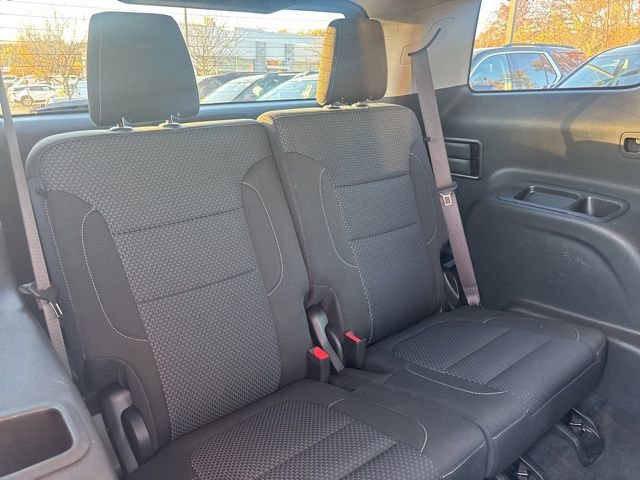 Used 2023 GMC Acadia SLE w/ Driver Convenience Package image 17