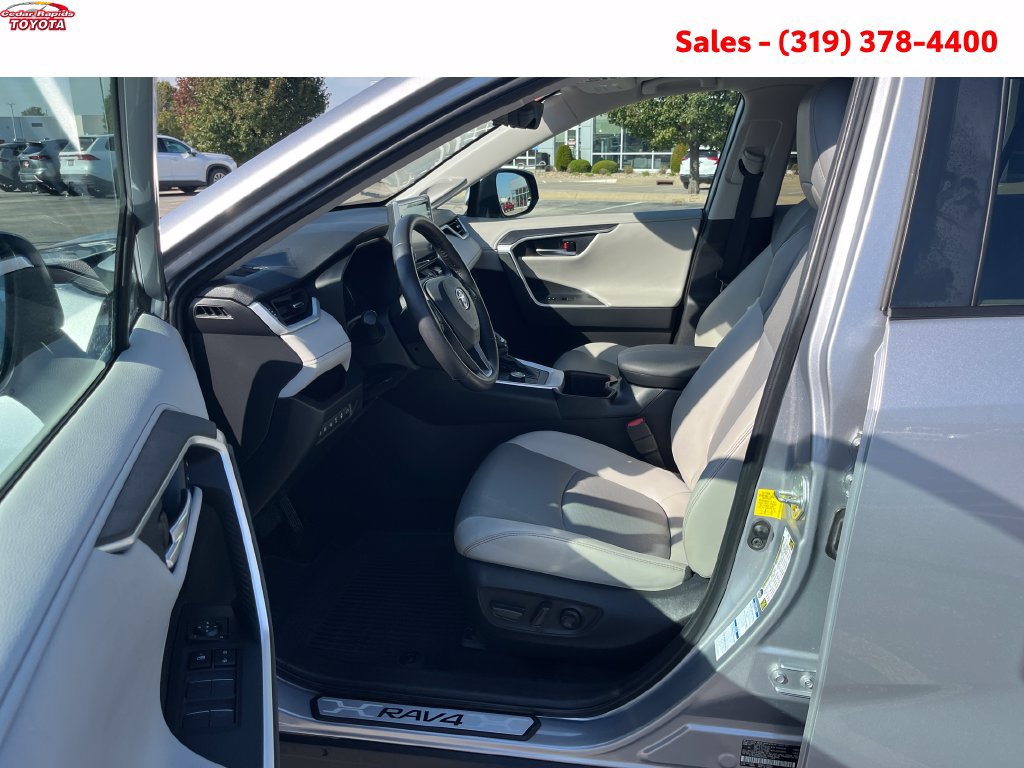 Certified 2022 Toyota RAV4 Limited AWD/4WD image 8