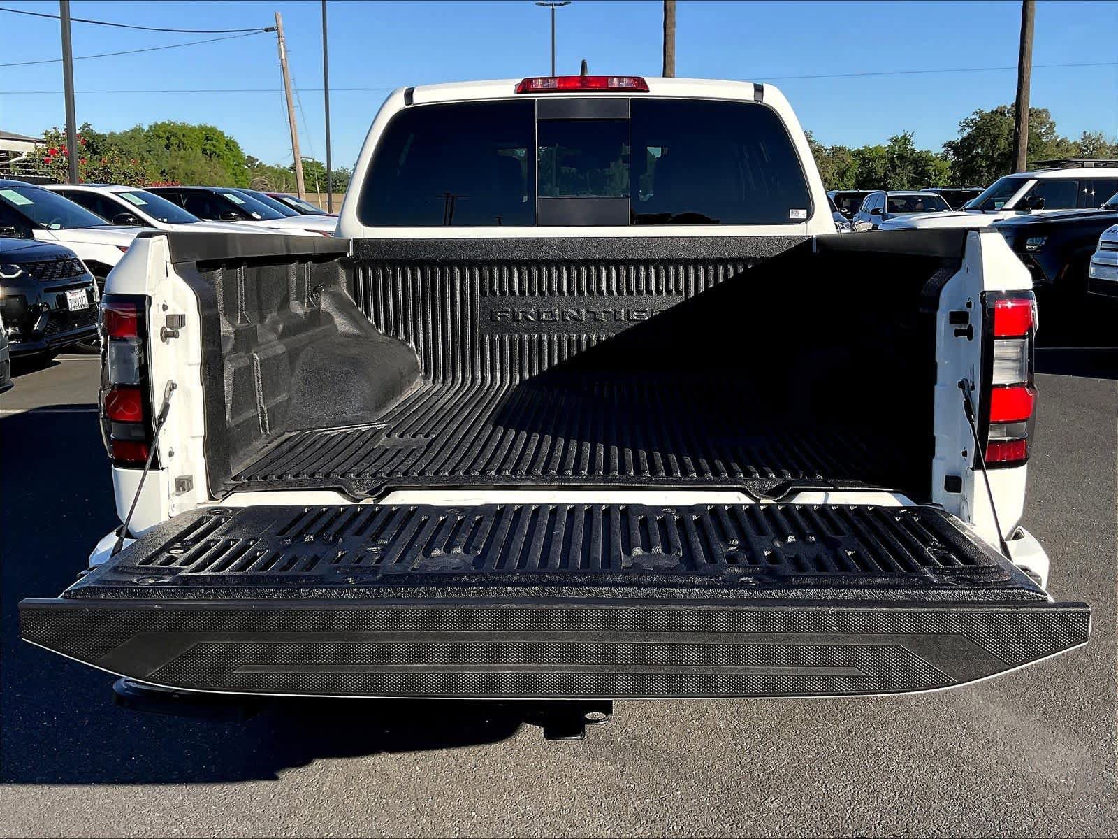Used 2024 Nissan Frontier PRO-4X w/ Technology Package image 38