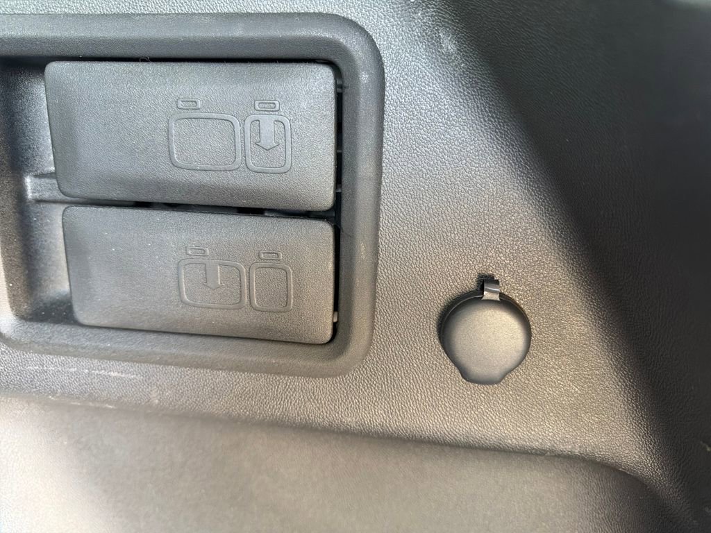 Used 2024 GMC Terrain SLT w/ Tech Package image 39