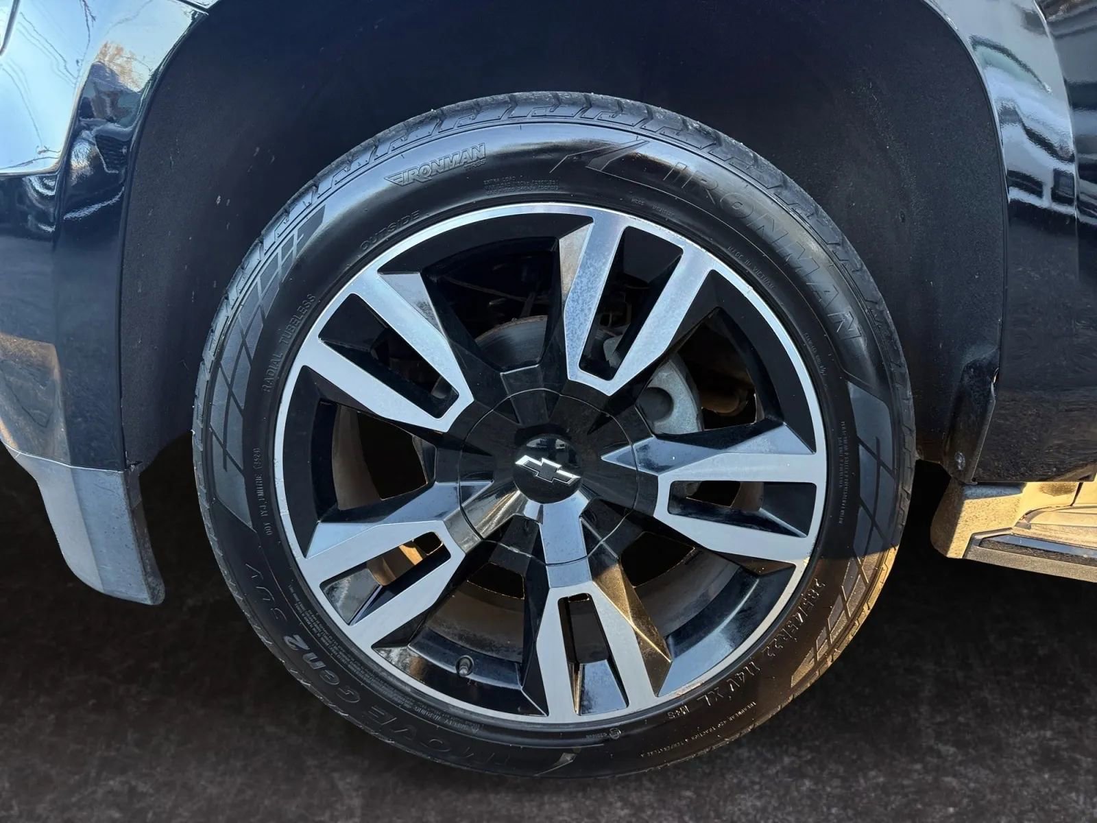 Used 2018 Chevrolet Tahoe Premier AWD/4WD image 12