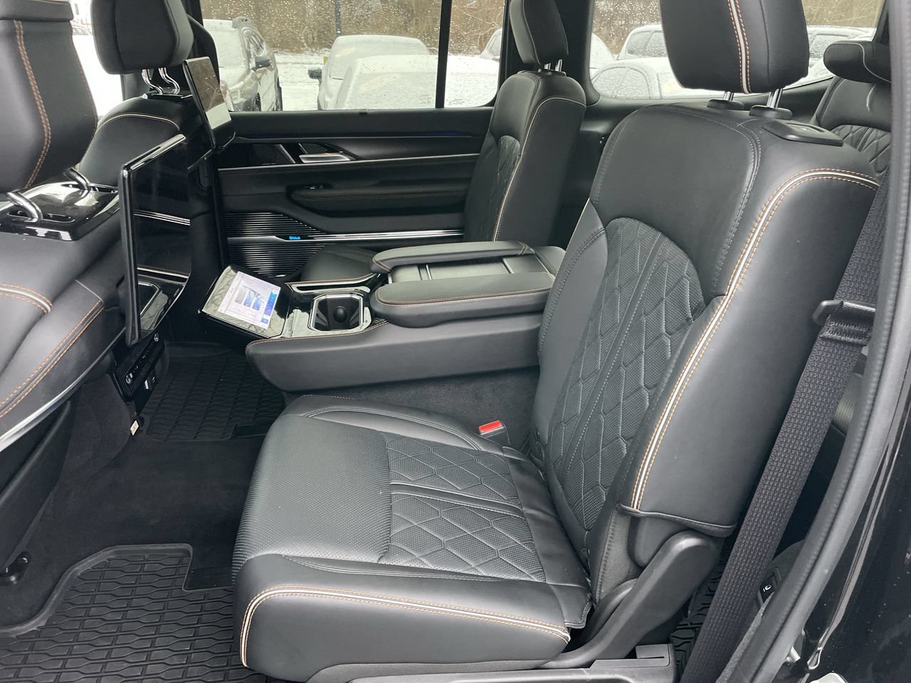 Used 2025 Jeep Grand Wagoneer Series III w/ Rear Seat Video Group 1 AWD/4WD image 23