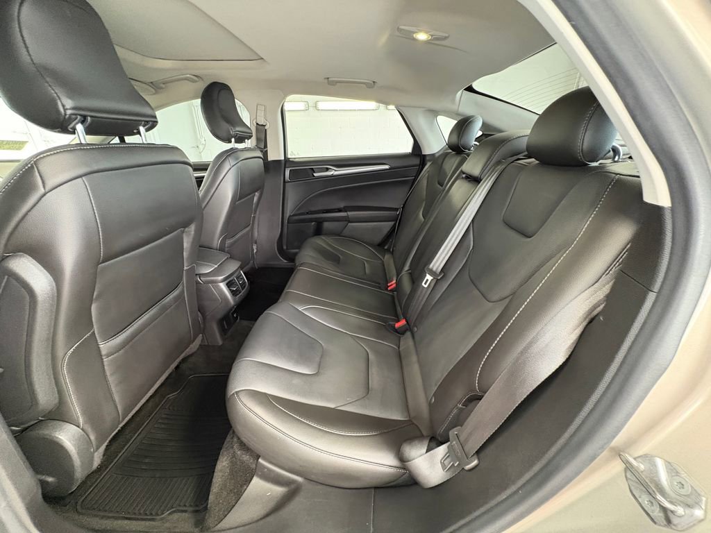 Used 2015 Ford Fusion Titanium FWD image 22