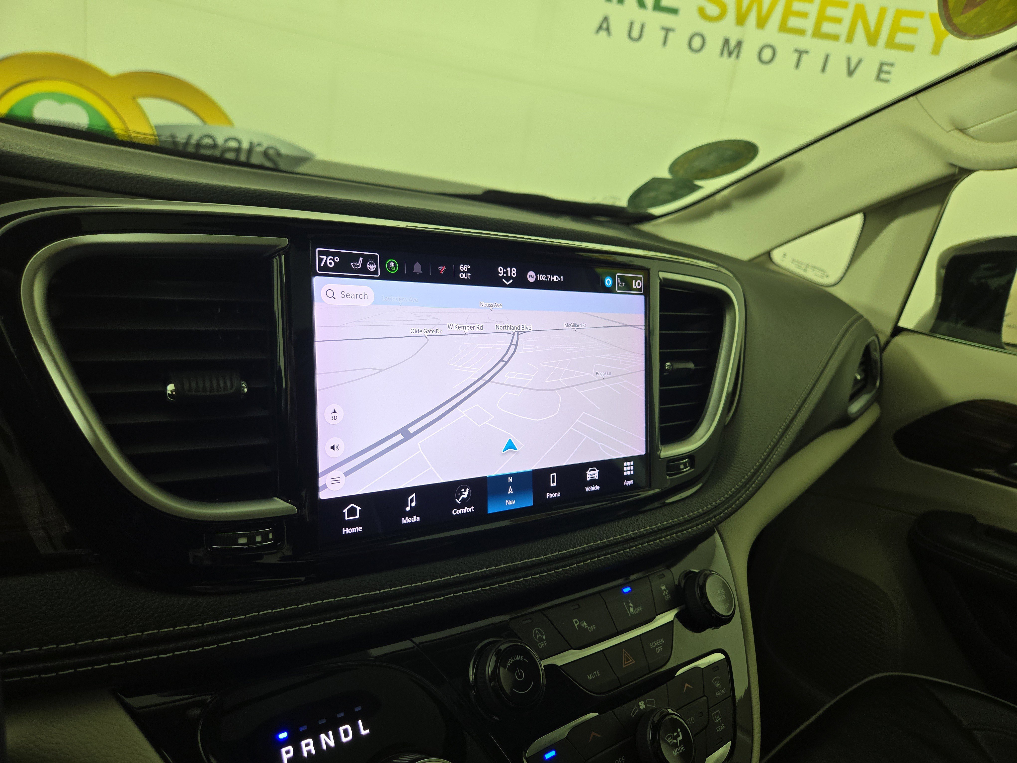 Used 2024 Chrysler Pacifica Limited image 21