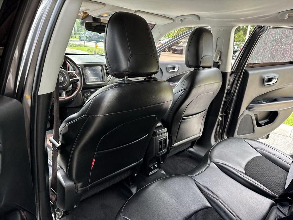 Used 2020 Jeep Compass Trailhawk AWD/4WD image 34