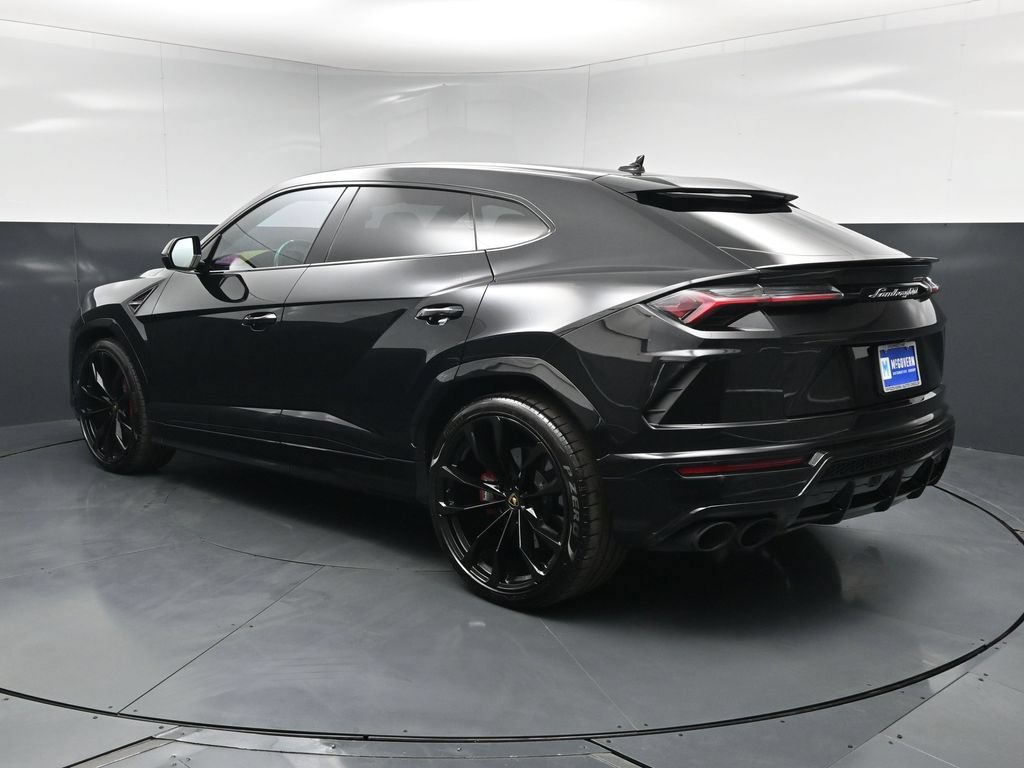 Used 2022 Lamborghini Urus AWD/4WD image 3