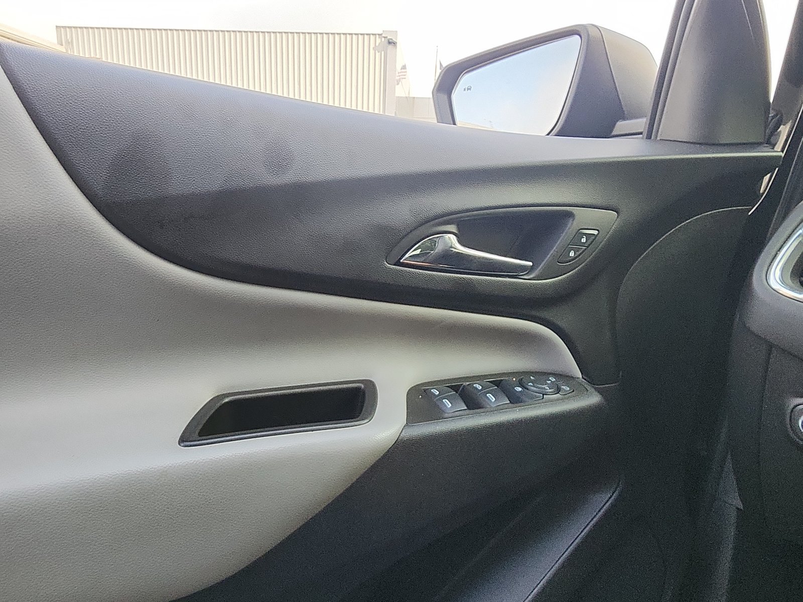 Used 2024 Chevrolet Equinox LS w/ Driver Confidence II Package FWD image 15