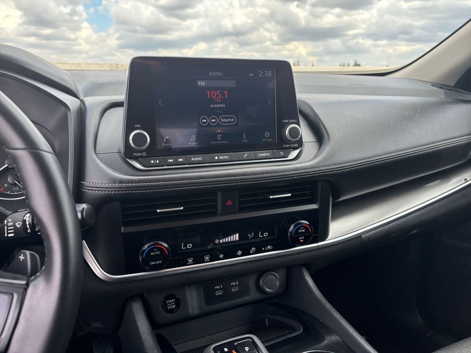 Used 2025 Nissan Rogue SV FWD image 17