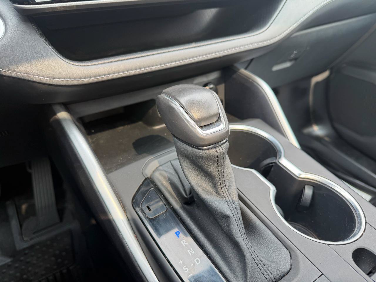 Used 2021 Toyota Highlander XLE AWD/4WD image 22