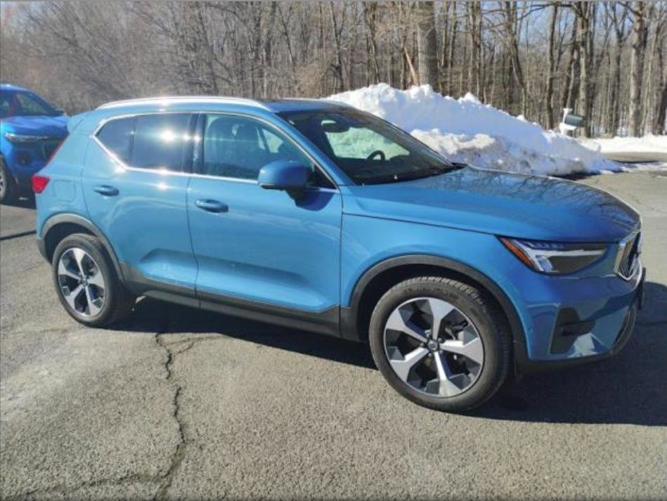 Used 2023 Volvo XC40 B5 Plus w/ Driver Assist Package image 22
