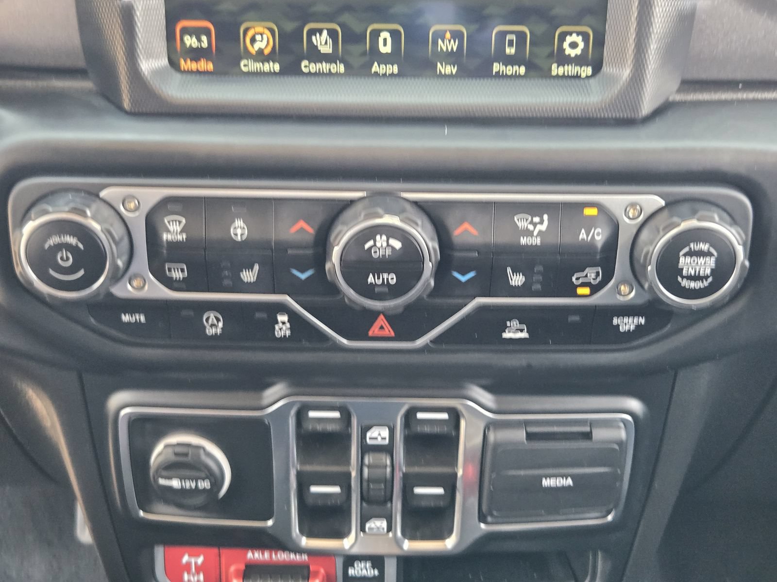 Used 2023 Jeep Gladiator Mojave w/ Cold Weather Group AWD/4WD image 20