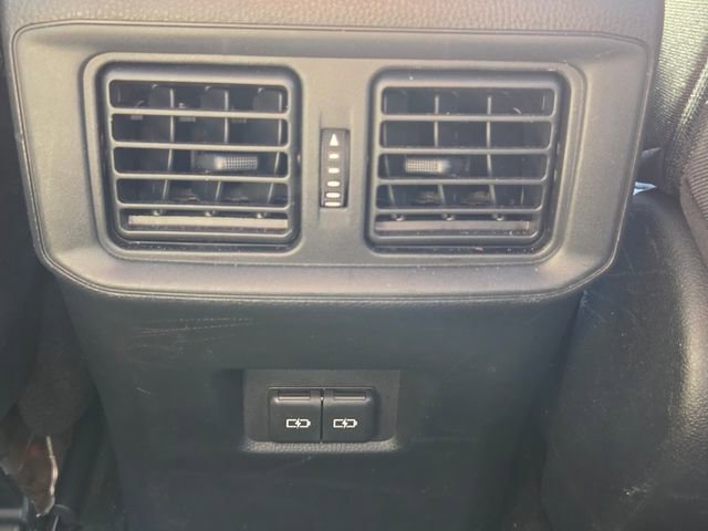 Used 2022 Toyota RAV4 SE image 13
