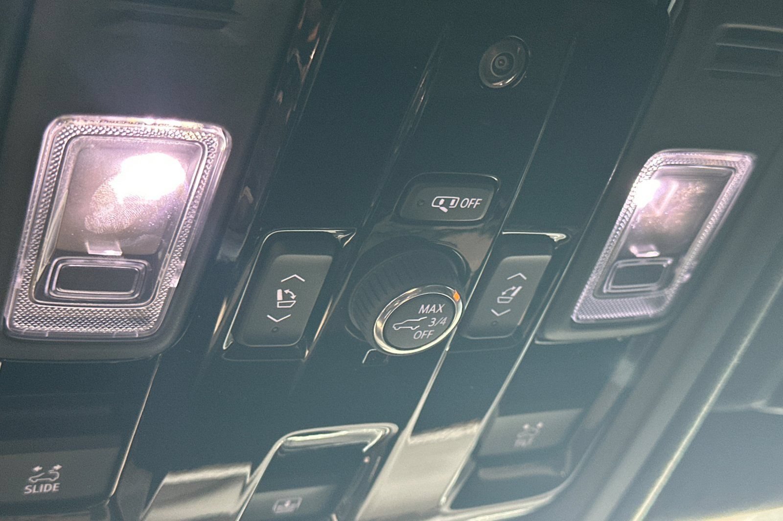 Certified 2025 Cadillac Escalade V w/ LPO, ONYX Package AWD/4WD image 22