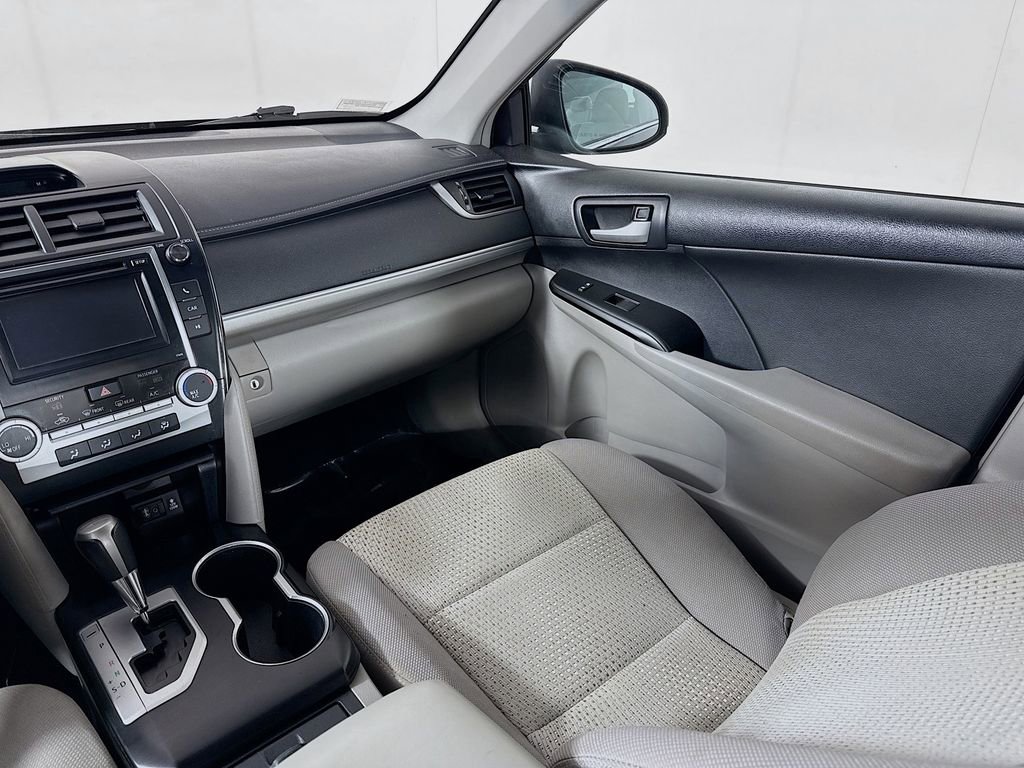 Used 2013 Toyota Camry LE FWD image 24