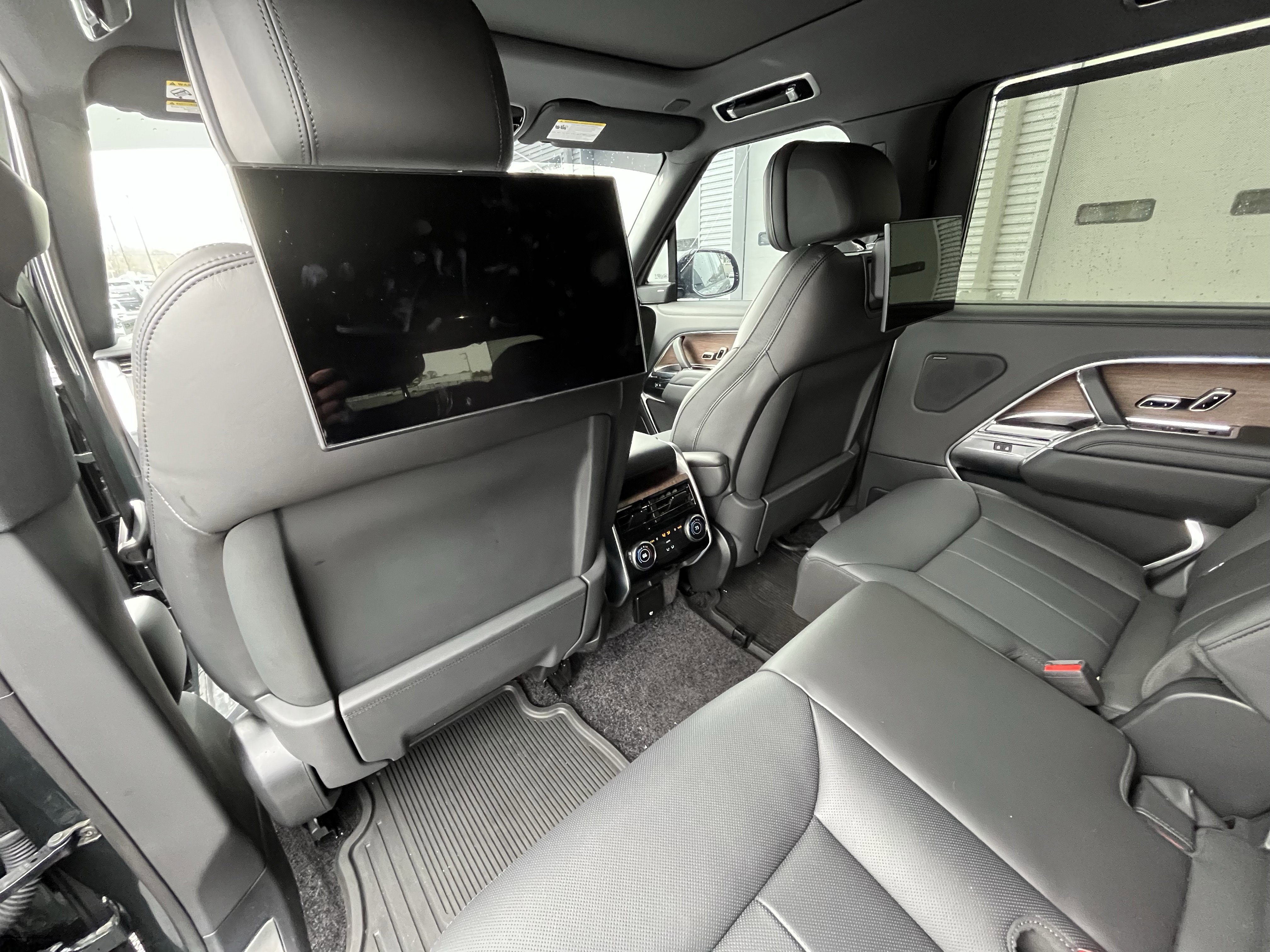 Certified 2025 Land Rover Range Rover Long Wheelbase SE image 27