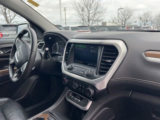 Used 2023 GMC Acadia SLE image 36