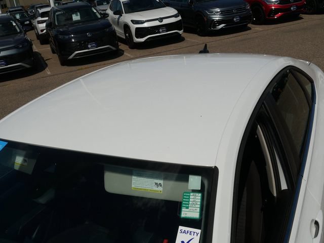 Certified 2025 Volkswagen Jetta S FWD image 11