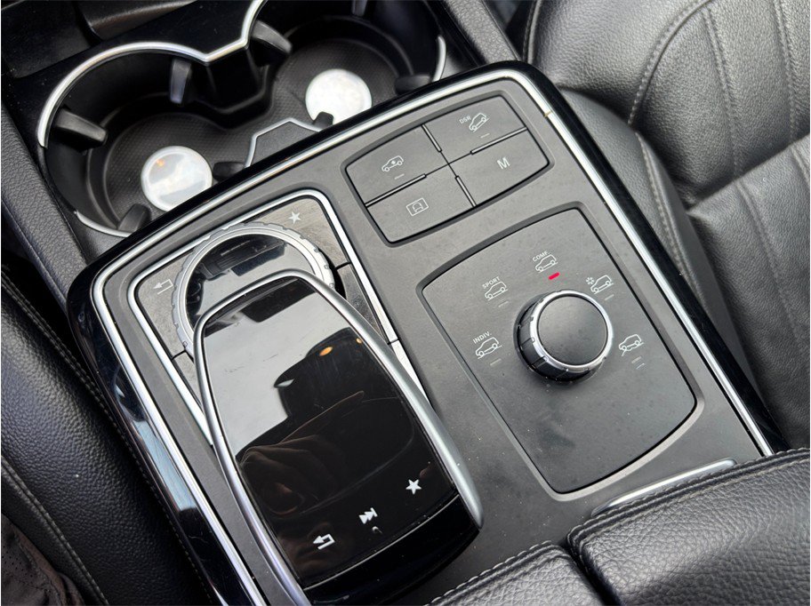 Used 2018 Mercedes-Benz GLS 450 4MATIC image 32