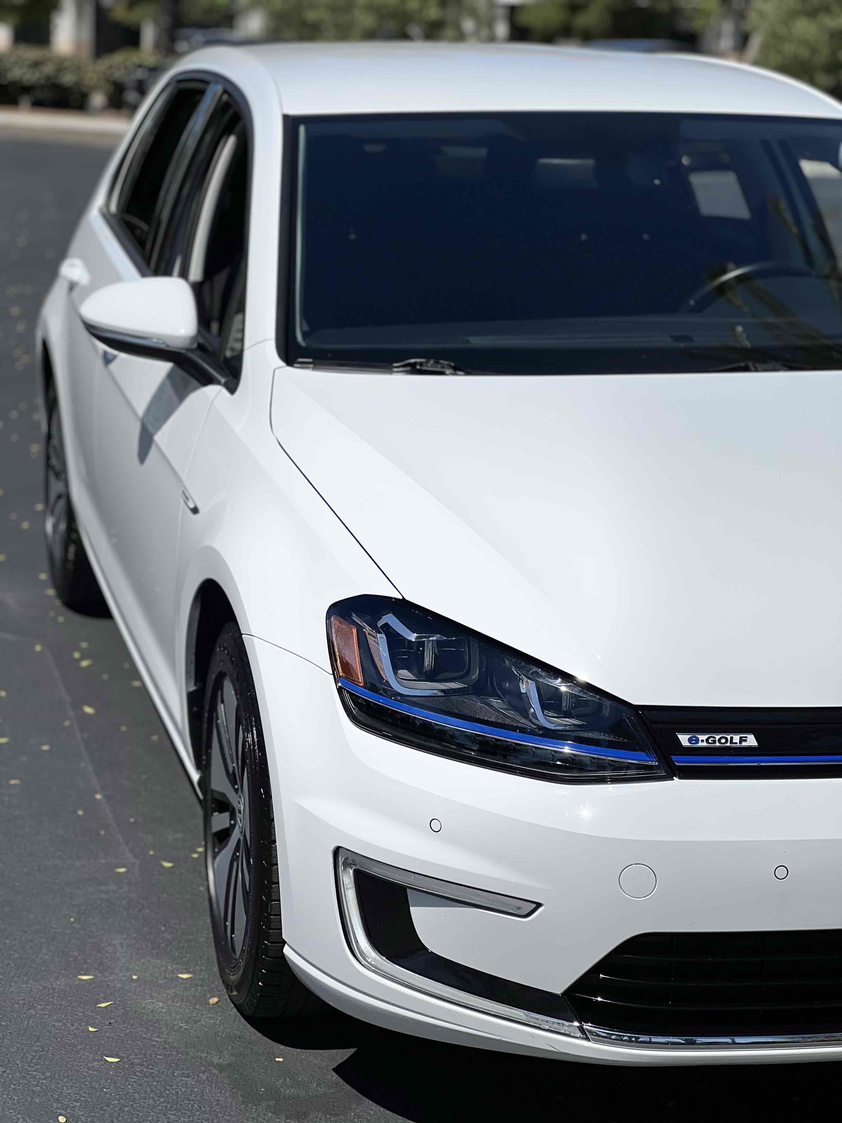 Used 2015 Volkswagen e-Golf SEL Premium FWD image 36