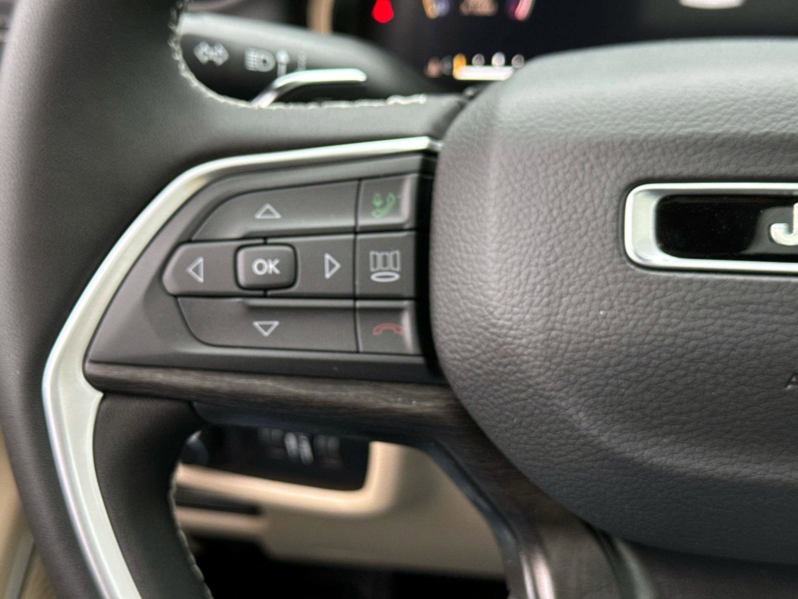 New 2026 Jeep Grand Cherokee Limited image 17