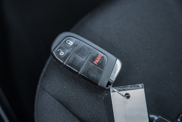 Used 2020 Jeep Renegade Latitude w/ UConnect 8.4 Nav Group image 43