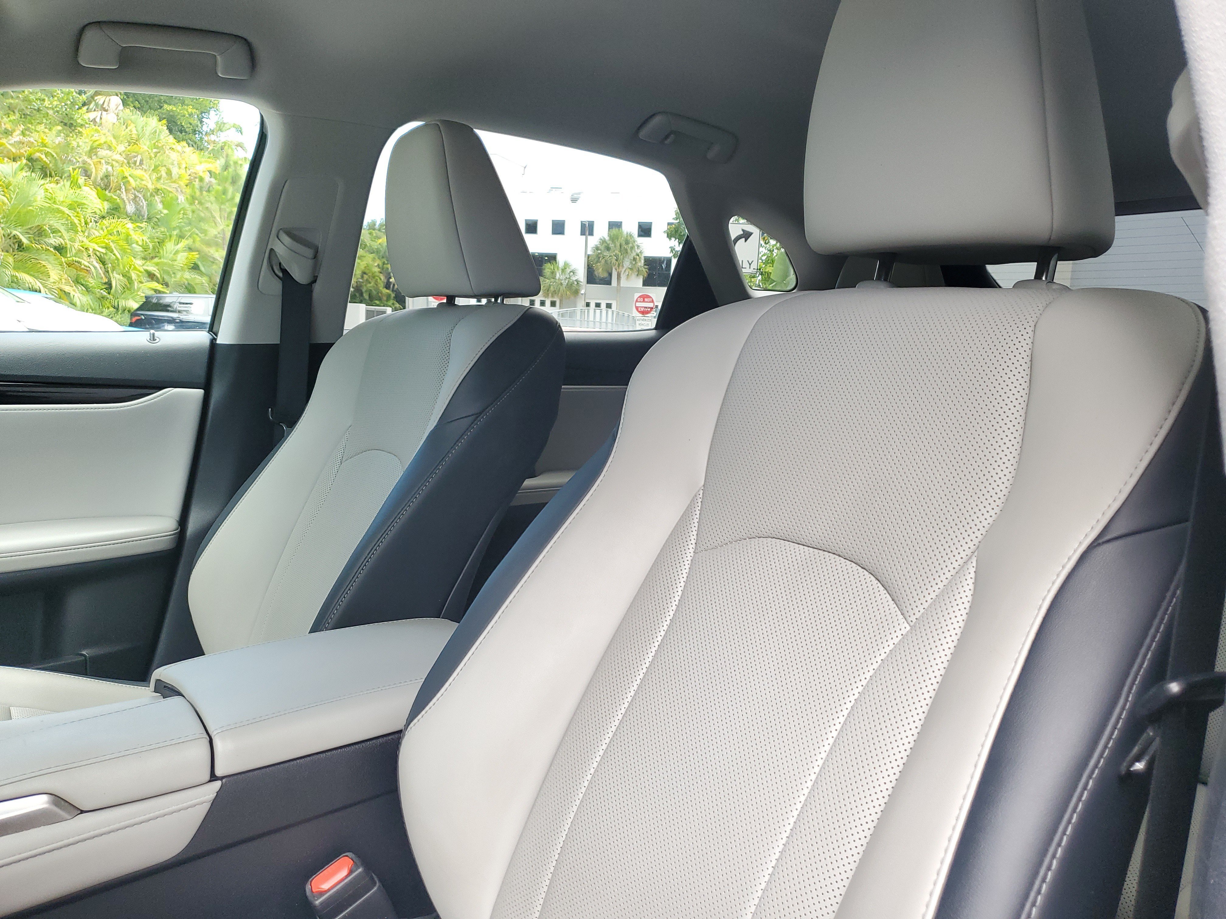 Used 2019 Lexus RX 350 FWD w/ Accessory Package image 18