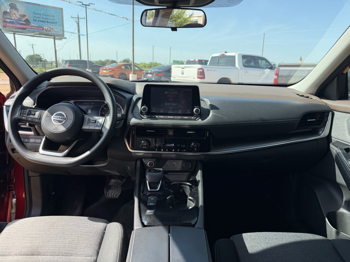 Used 2021 Nissan Rogue SV FWD image 21