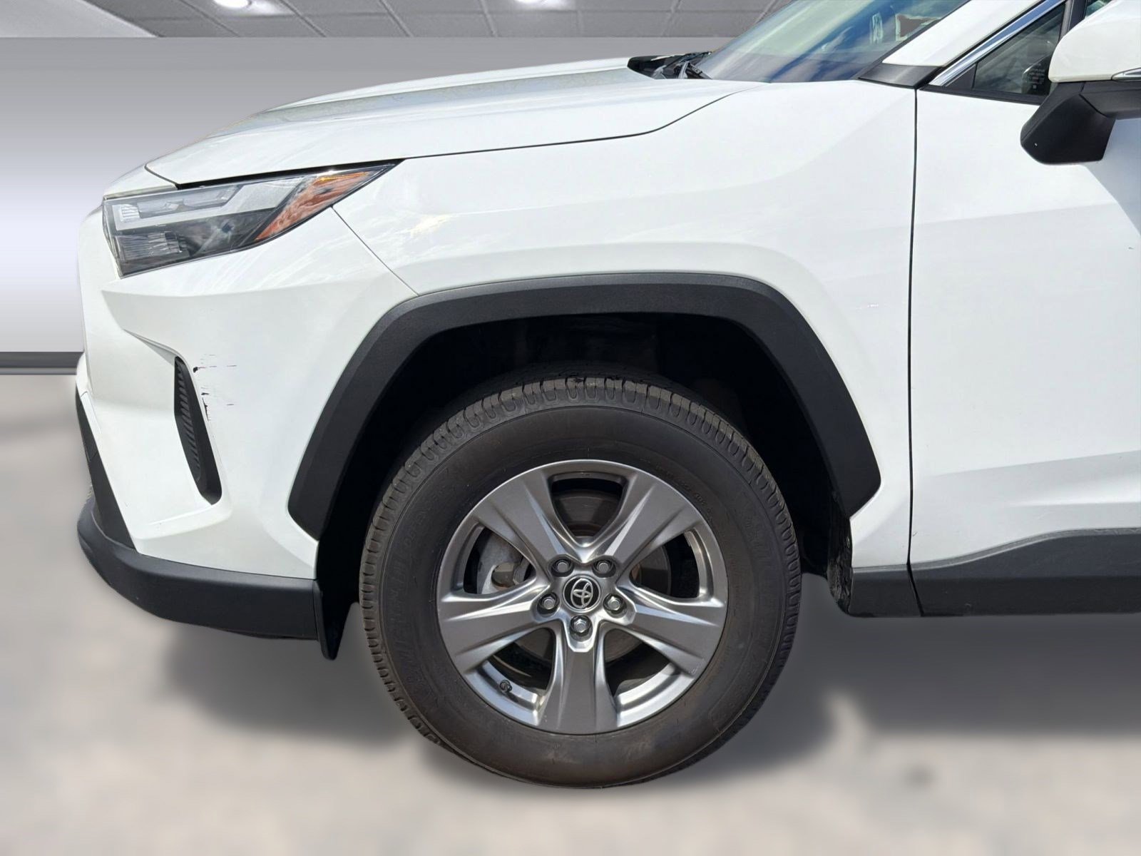 Used 2023 Toyota RAV4 XLE w/ Convenience Package image 12