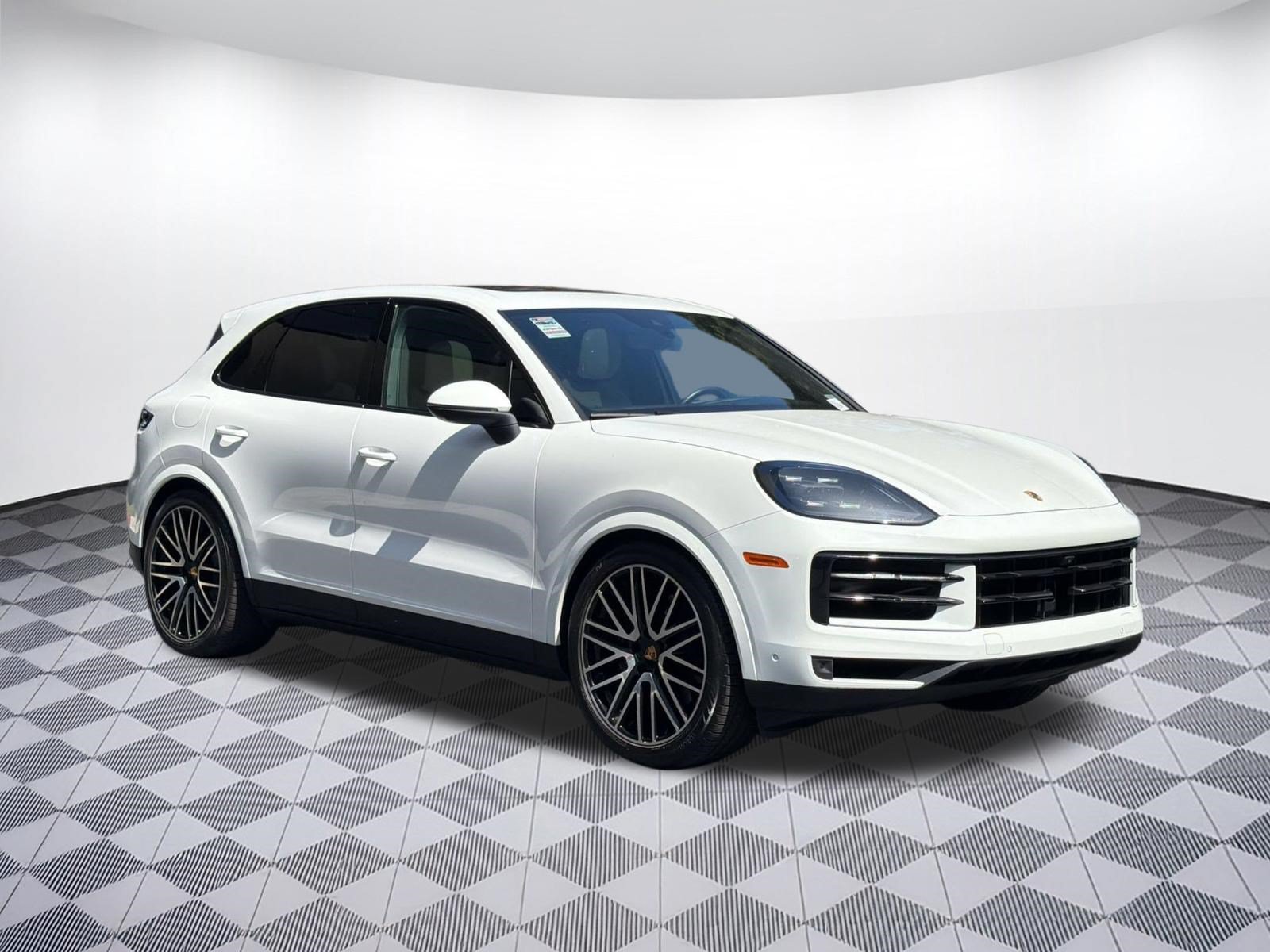 Used 2024 Porsche Cayenne AWD/4WD image 7