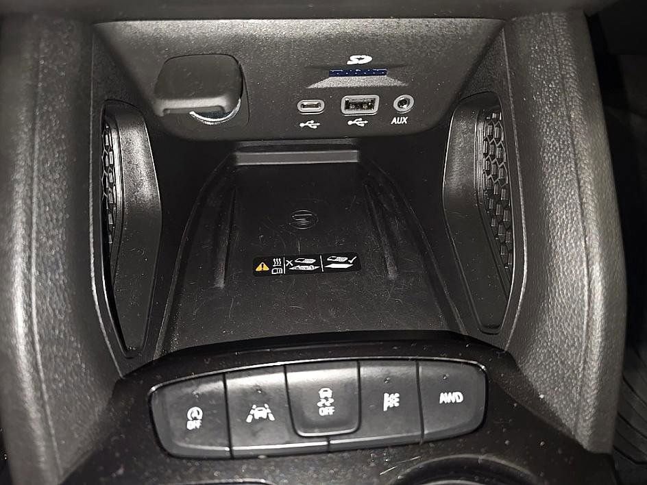 Used 2022 Chevrolet TrailBlazer RS w/ Technology Package image 22