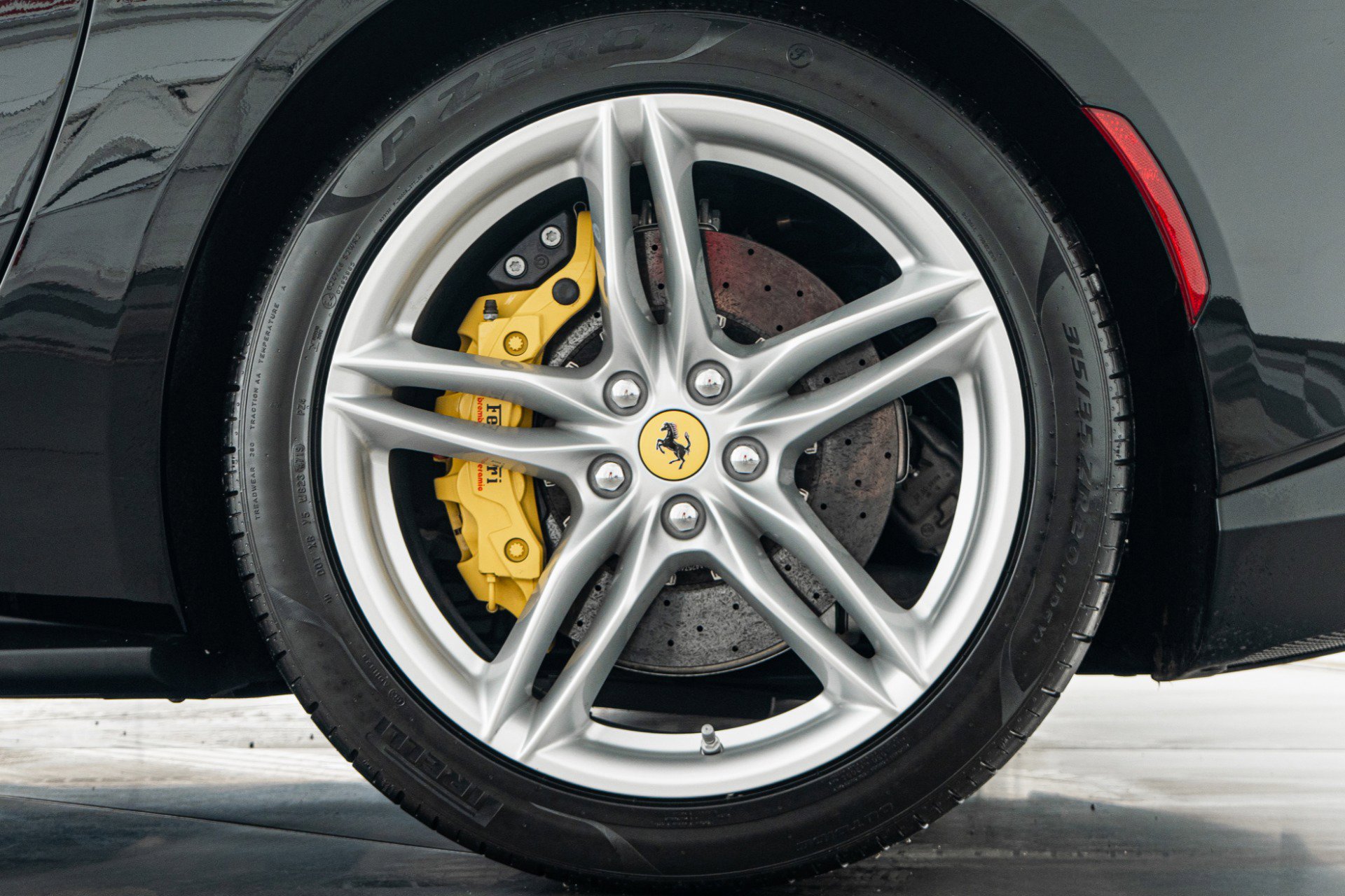 Used 2020 Ferrari 812 Superfast image 11