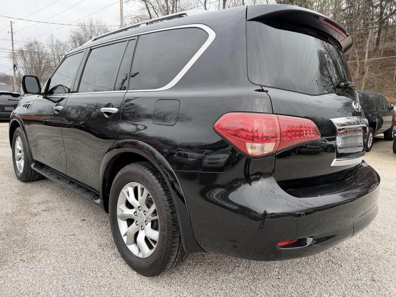 Used 2011 INFINITI QX56 Base 4x4 4dr SUV w/ Theater Pkg image 24