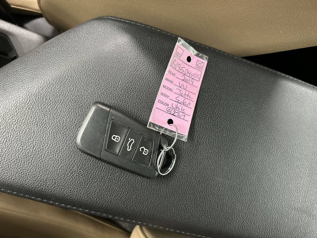Used 2019 Volkswagen Jetta SEL FWD image 12