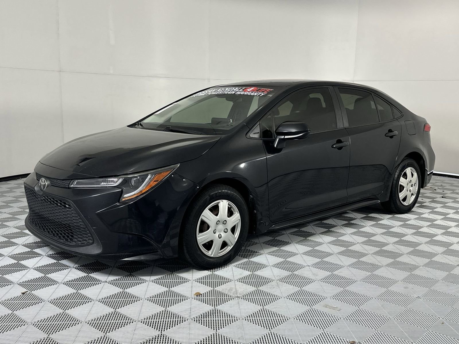 Used 2021 Toyota Corolla LE w/ LE Convenience Package FWD image 4