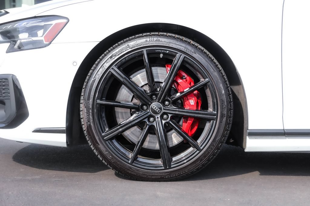 Used 2023 Audi S8 w/ S8 Comfort Plus Package AWD/4WD image 19