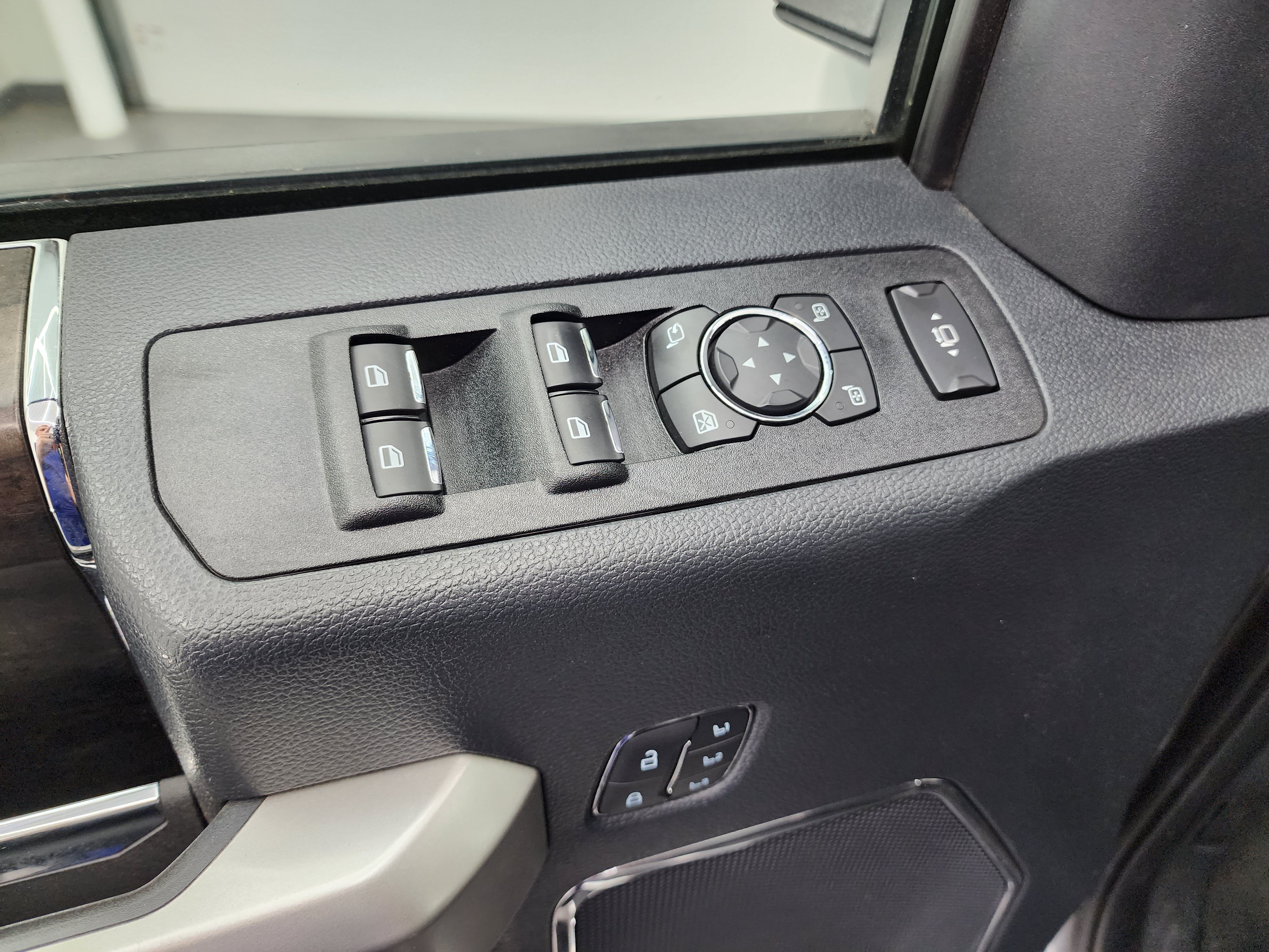 Used 2022 Ford F350 Lariat w/ Chrome Package AWD/4WD image 47