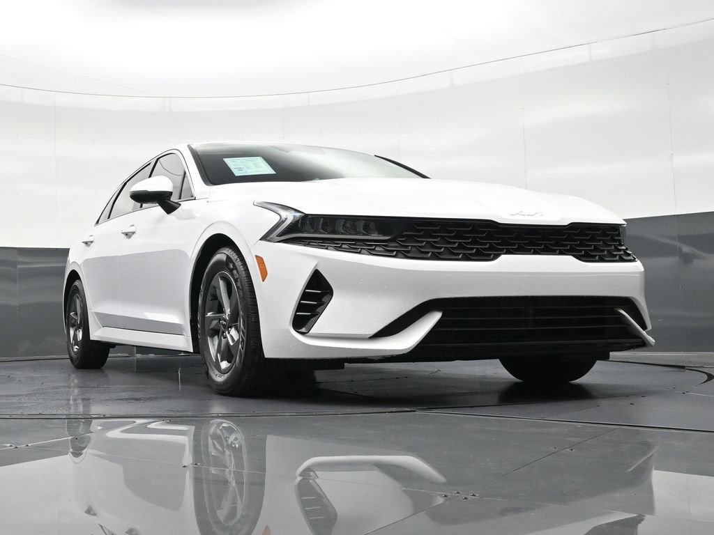 Used 2023 Kia K5 LXS image 29