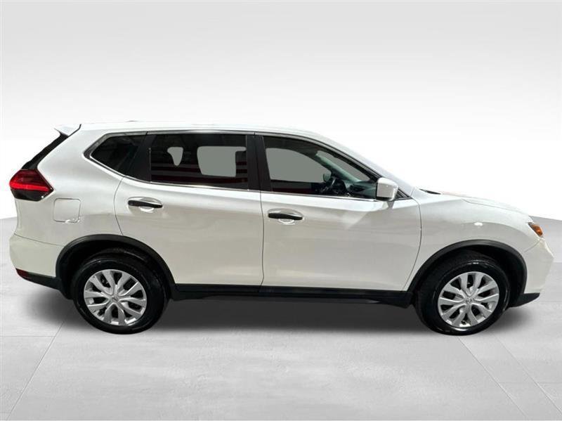 Used 2017 Nissan Rogue S AWD/4WD image 4