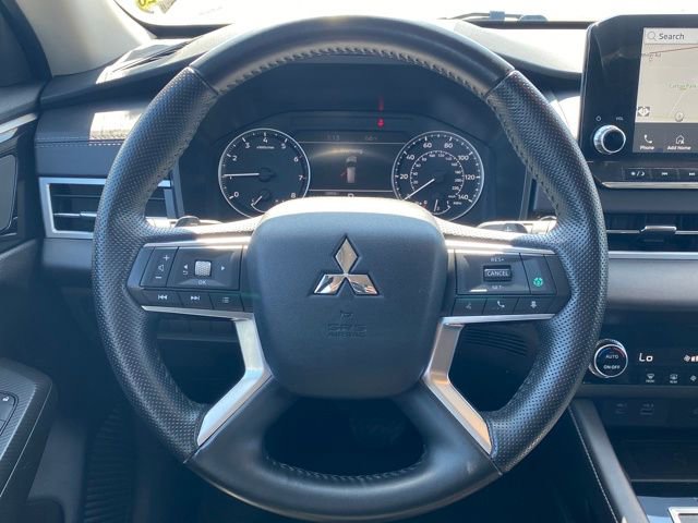 Used 2024 Mitsubishi Outlander SE Black Edition image 8