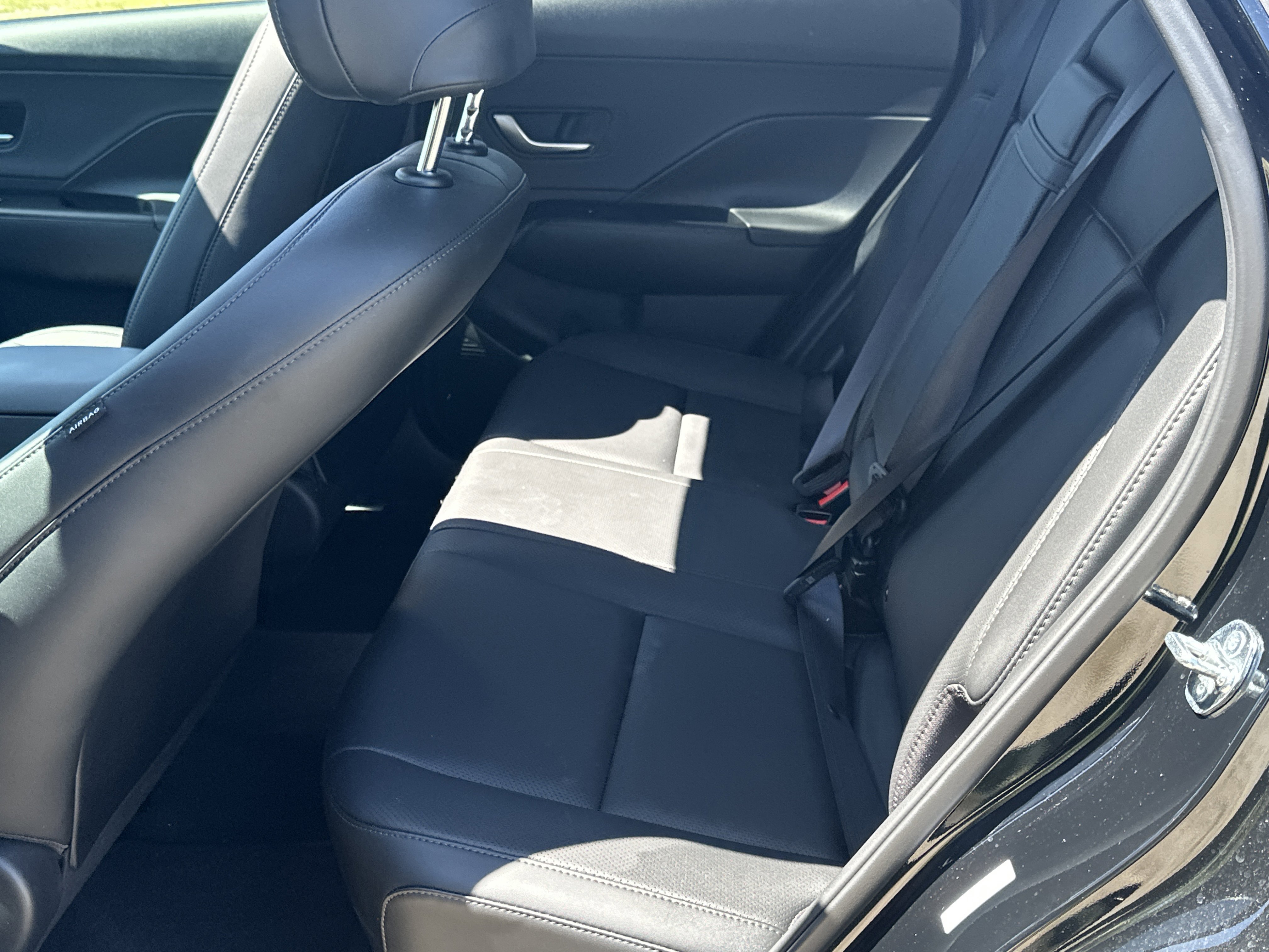 Used 2025 Hyundai Kona Limited image 21