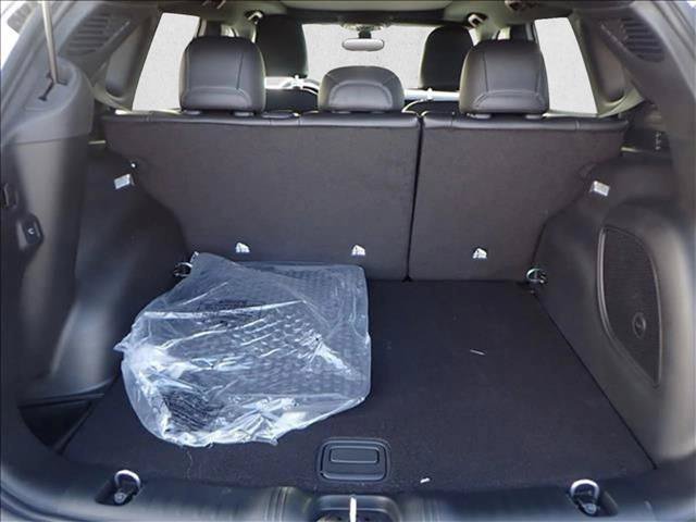 New 2026 Jeep Compass Latitude w/ Sun and Sound Group AWD/4WD image 8