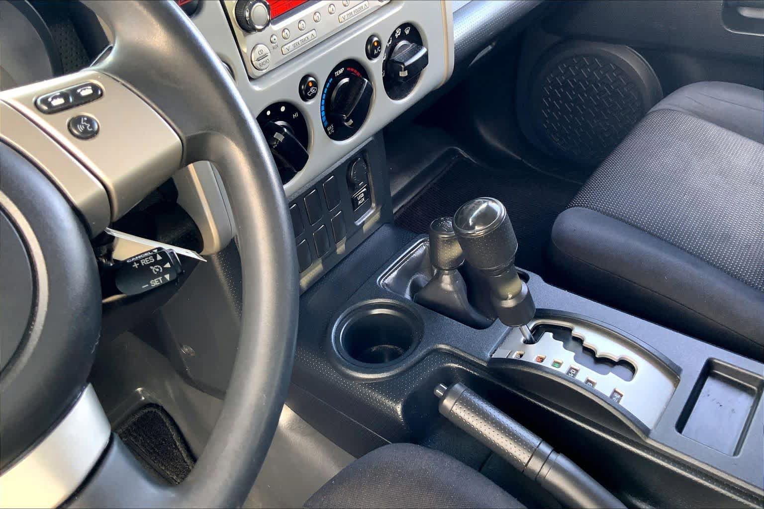 Used 2014 Toyota FJ Cruiser 4WD w/ Convenience Package image 16