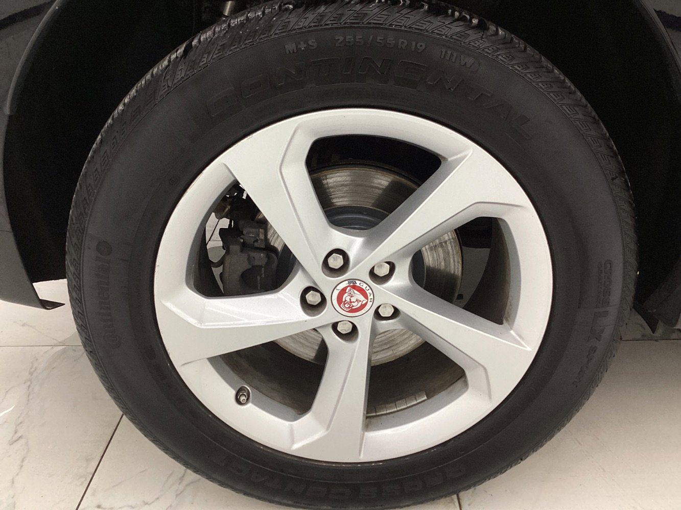 Used 2018 Jaguar F-PACE Premium image 49