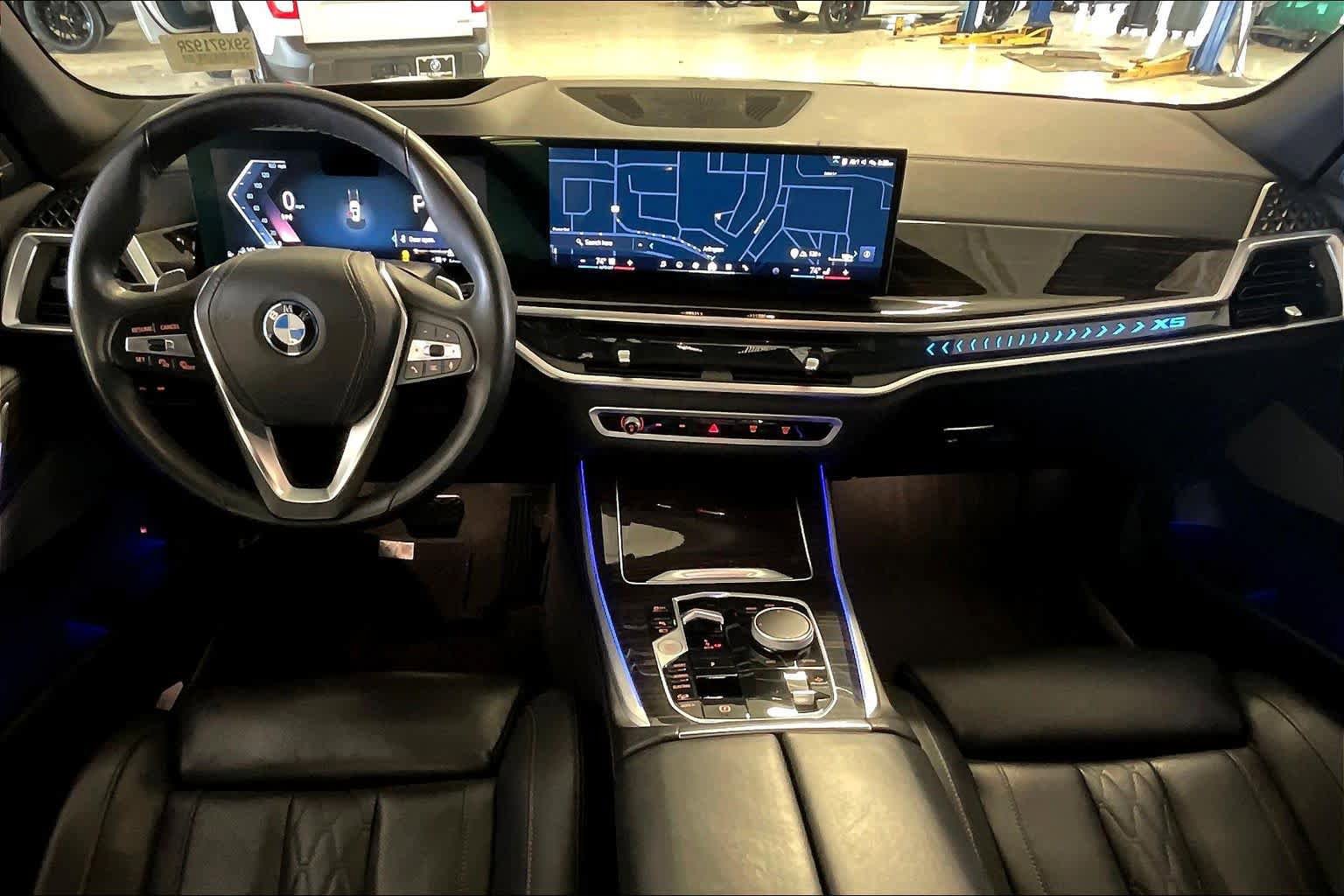 Used 2025 BMW X5 xDrive50e image 14