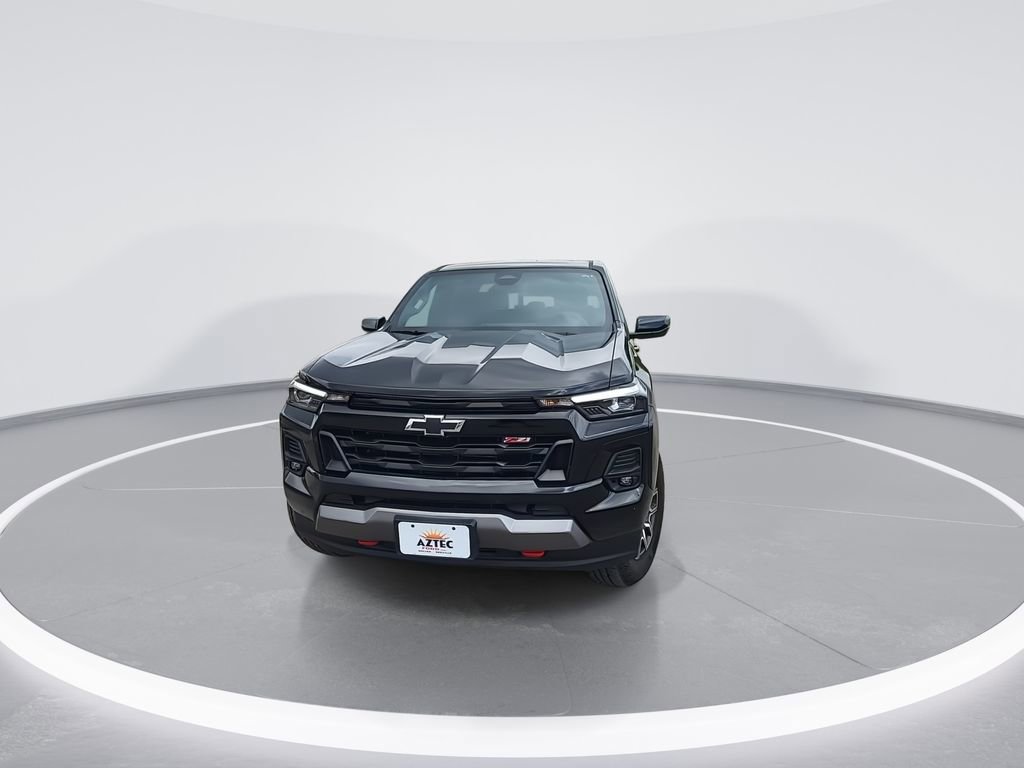 Used 2024 Chevrolet Colorado Z71 w/ Z71 Convenience Package 2 AWD/4WD image 3