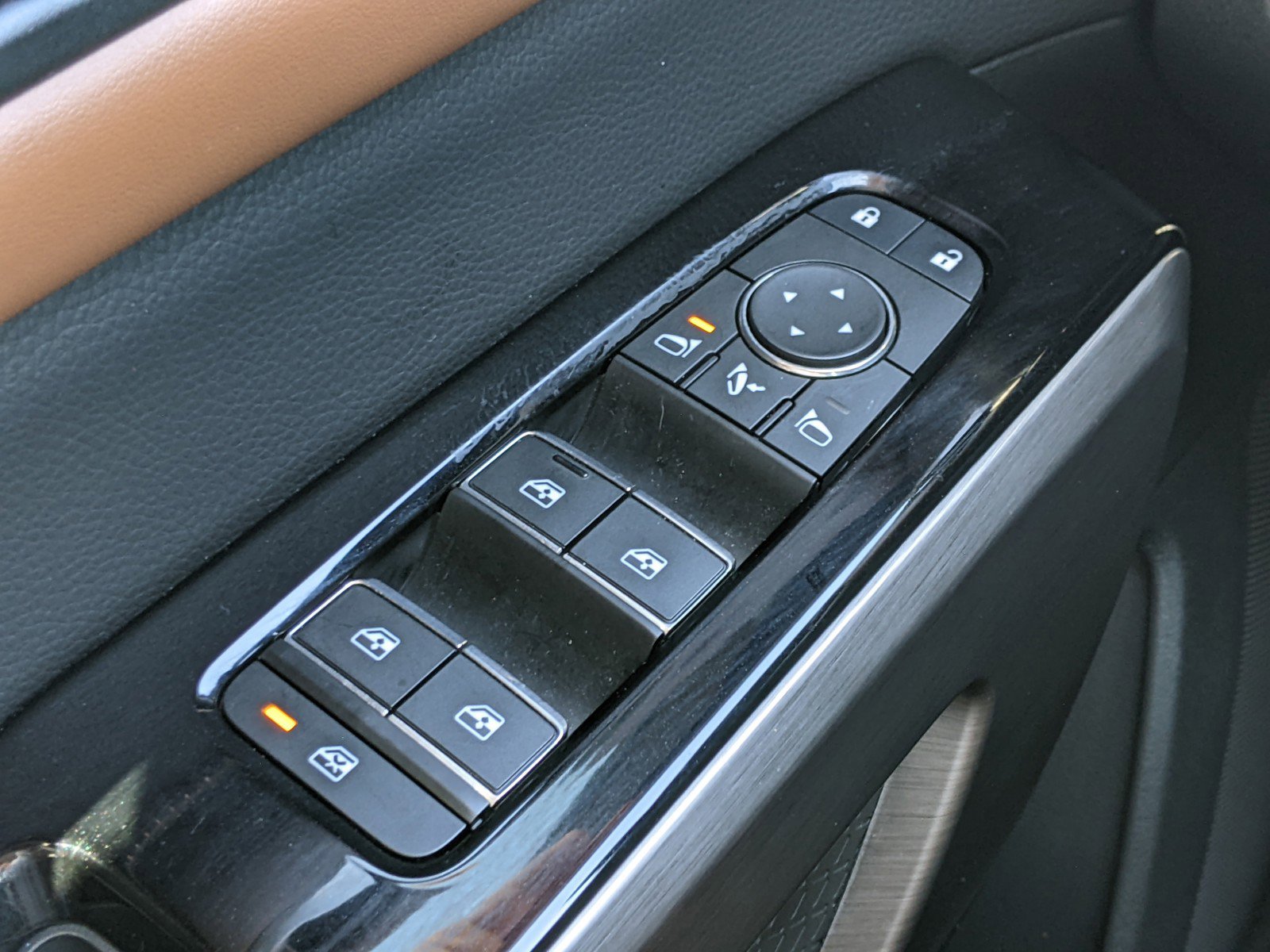 Used 2024 Nissan Pathfinder Platinum w/ Cargo Package image 20